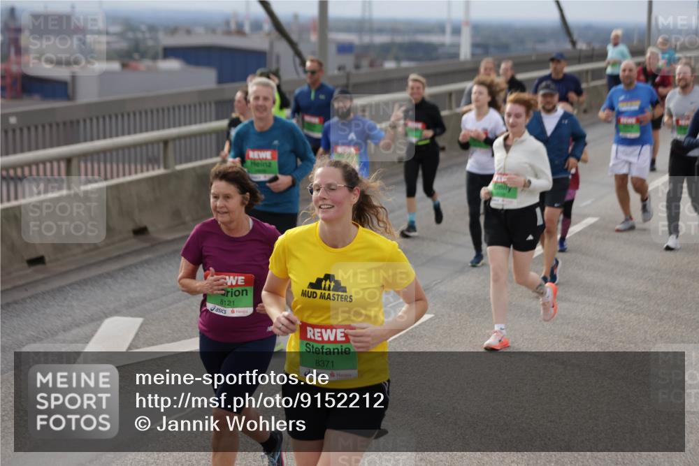 03.10.2025 - Köhlbrandbrückenlauf Jannik Wohlers http://msf.ph/oto/9152212 03.10.2025 16:00:34 Position 1 8121, 8371 meine-sportfotos.de