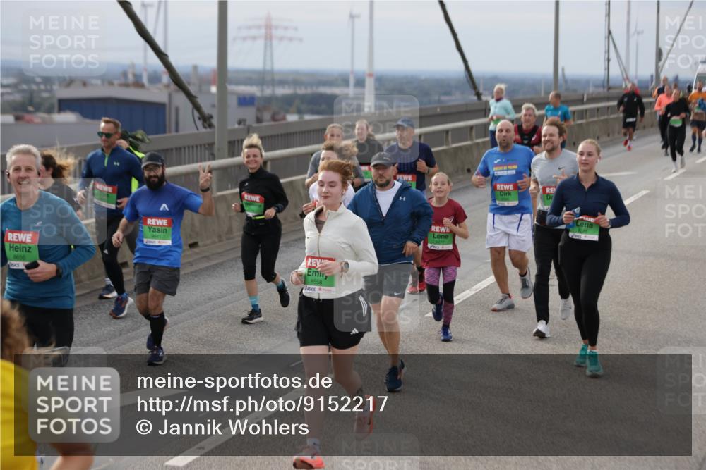 03.10.2025 - Köhlbrandbrückenlauf Jannik Wohlers http://msf.ph/oto/9152217 03.10.2025 16:00:35 Position 1 8656, 9641, 8558, 8677, 8216 meine-sportfotos.de