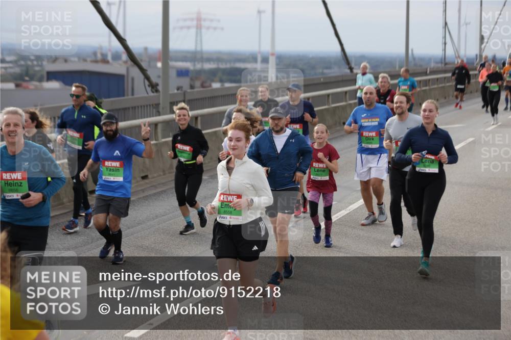 03.10.2025 - Köhlbrandbrückenlauf Jannik Wohlers http://msf.ph/oto/9152218 03.10.2025 16:00:35 Position 1 8656, 9641, 8558, 23, 8216 meine-sportfotos.de