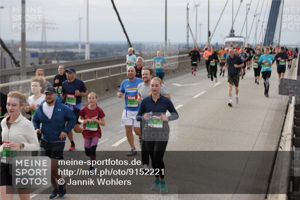 03.10.2025 - Köhlbrandbrückenlauf Jannik Wohlers http://msf.ph/oto/9152221 03.10.2025 16:00:36 Position 1 8558, 8677, 8216 meine-sportfotos.de