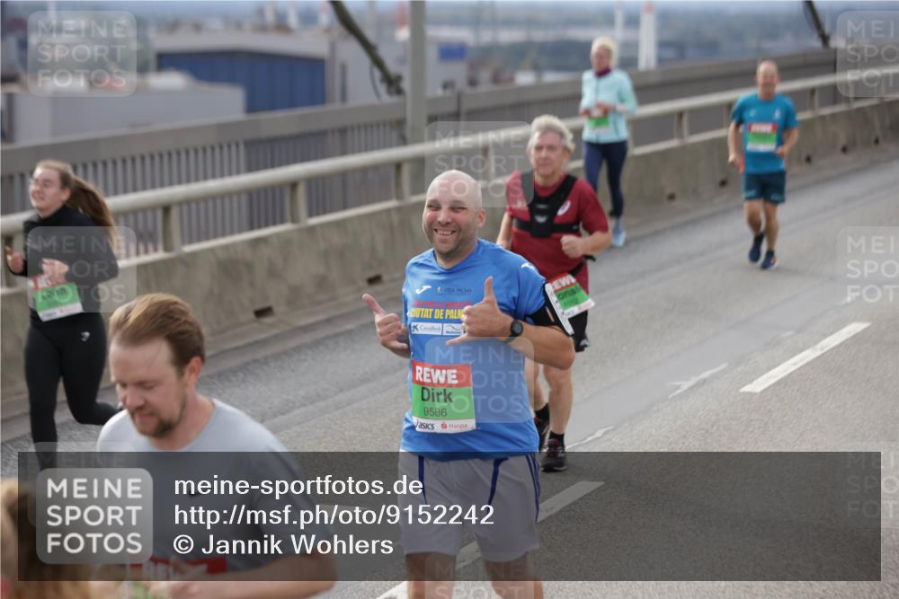 03.10.2025 - Köhlbrandbrückenlauf Jannik Wohlers http://msf.ph/oto/9152242 03.10.2025 16:00:38 Position 1 9586 meine-sportfotos.de