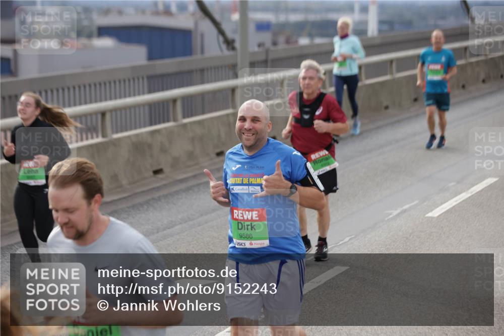 03.10.2025 - Köhlbrandbrückenlauf Jannik Wohlers http://msf.ph/oto/9152243 03.10.2025 16:00:38 Position 1 9586 meine-sportfotos.de