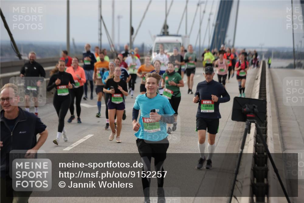03.10.2025 - Köhlbrandbrückenlauf Jannik Wohlers http://msf.ph/oto/9152257 03.10.2025 16:00:41 Position 1 8317, 7917 meine-sportfotos.de