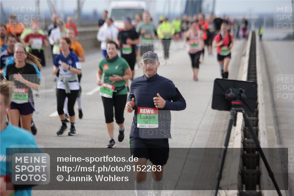 03.10.2025 - Köhlbrandbrückenlauf Jannik Wohlers http://msf.ph/oto/9152263 03.10.2025 16:00:42 Position 1 7917 meine-sportfotos.de