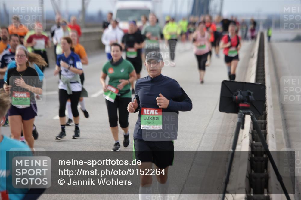 03.10.2025 - Köhlbrandbrückenlauf Jannik Wohlers http://msf.ph/oto/9152264 03.10.2025 16:00:42 Position 1 7917 meine-sportfotos.de