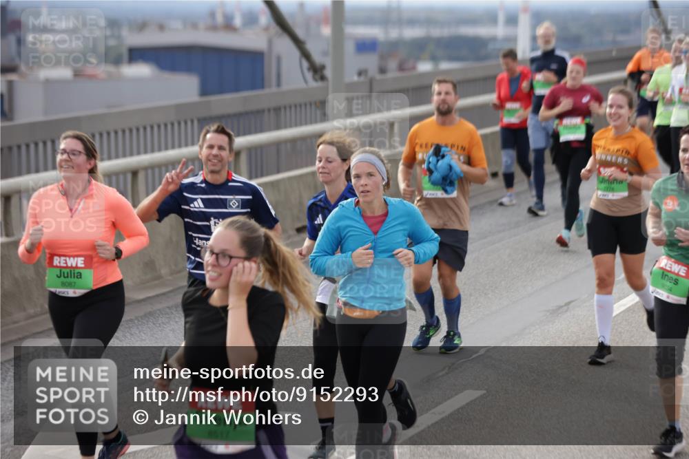 03.10.2025 - Köhlbrandbrückenlauf Jannik Wohlers http://msf.ph/oto/9152293 03.10.2025 16:00:47 Position 1 8087, 8517, 9034 meine-sportfotos.de