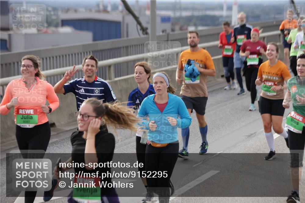 03.10.2025 - Köhlbrandbrückenlauf Jannik Wohlers http://msf.ph/oto/9152295 03.10.2025 16:00:47 Position 1 8087, 8617, 9034 meine-sportfotos.de
