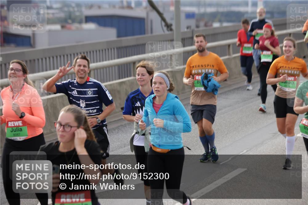 03.10.2025 - Köhlbrandbrückenlauf Jannik Wohlers http://msf.ph/oto/9152300 03.10.2025 16:00:48 Position 1 8087, 7774 meine-sportfotos.de