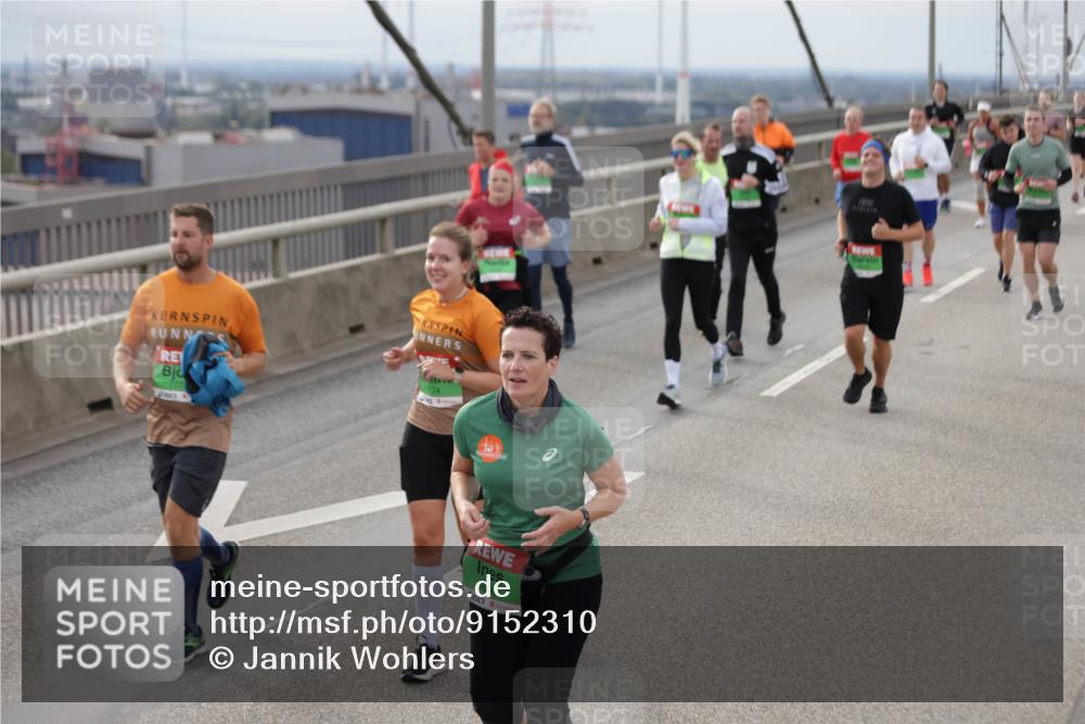 03.10.2025 - Köhlbrandbrückenlauf Jannik Wohlers http://msf.ph/oto/9152310 03.10.2025 16:00:49 Position 1 774, 9034 meine-sportfotos.de