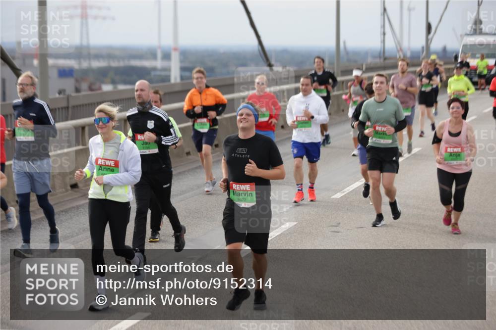 03.10.2025 - Köhlbrandbrückenlauf Jannik Wohlers http://msf.ph/oto/9152314 03.10.2025 16:00:50 Position 1 9154, 57, 8972, 8473 meine-sportfotos.de