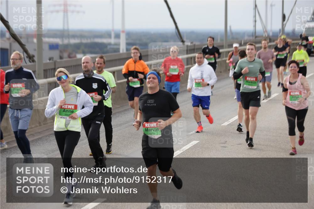 03.10.2025 - Köhlbrandbrückenlauf Jannik Wohlers http://msf.ph/oto/9152317 03.10.2025 16:00:50 Position 1 8665, 517, 8972, 8473 meine-sportfotos.de