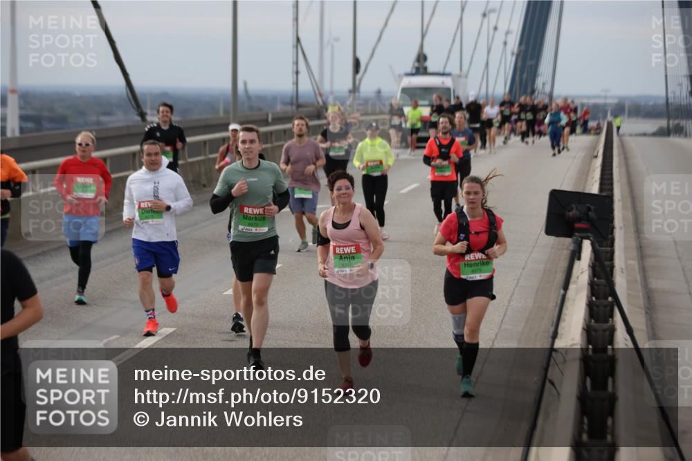 03.10.2025 - Köhlbrandbrückenlauf Jannik Wohlers http://msf.ph/oto/9152320 03.10.2025 16:00:51 Position 1 8473, 8337, 9575 meine-sportfotos.de