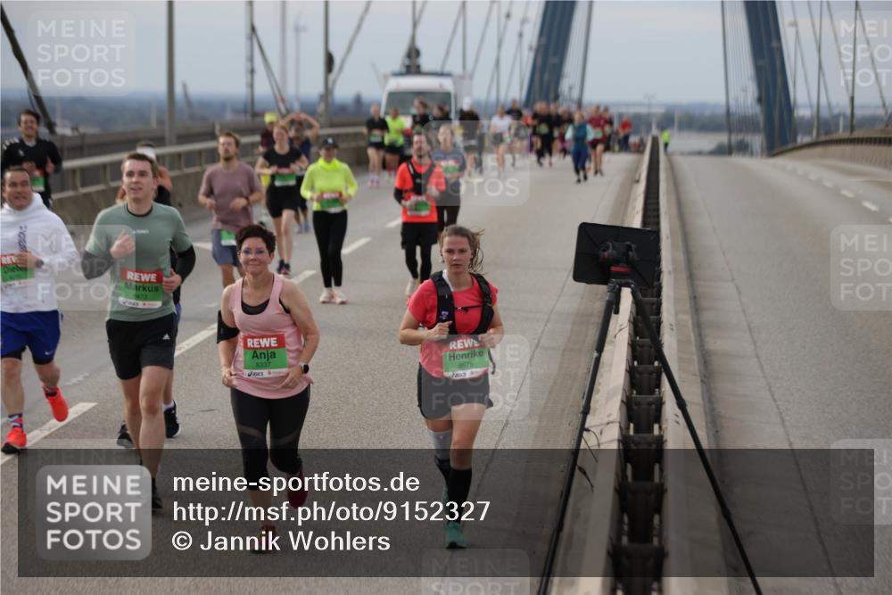 03.10.2025 - Köhlbrandbrückenlauf Jannik Wohlers http://msf.ph/oto/9152327 03.10.2025 16:00:52 Position 1 8473, 8337, 9575 meine-sportfotos.de