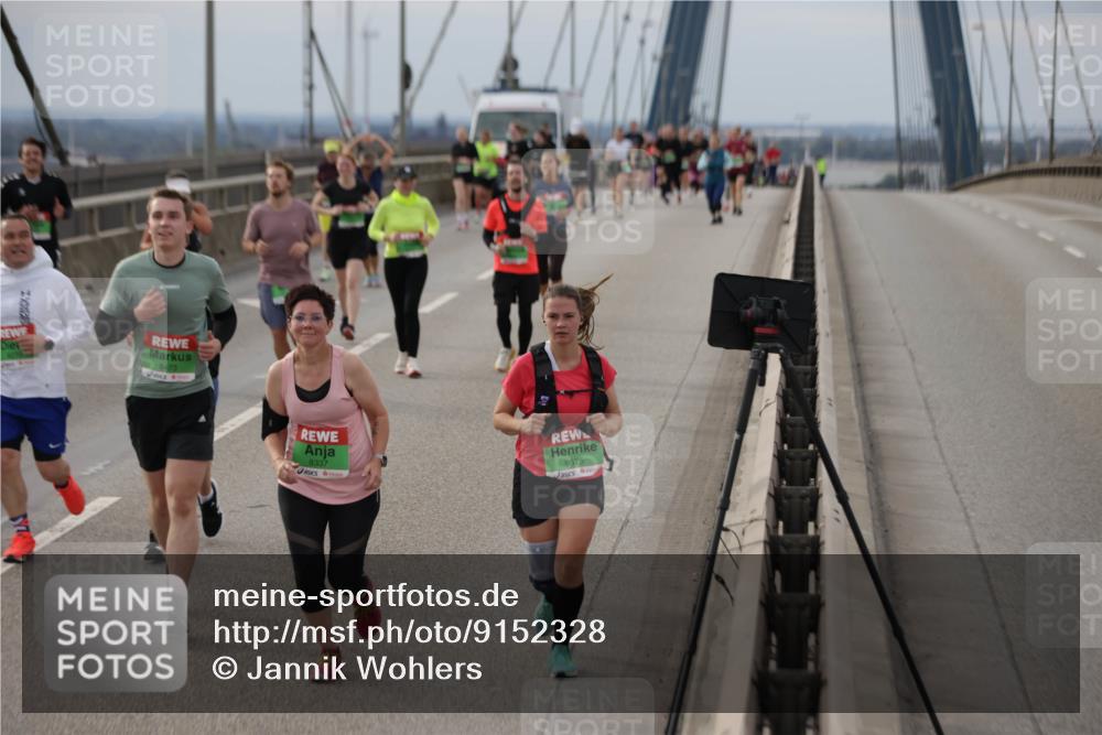 03.10.2025 - Köhlbrandbrückenlauf Jannik Wohlers http://msf.ph/oto/9152328 03.10.2025 16:00:52 Position 1 8473, 8337, 9575 meine-sportfotos.de