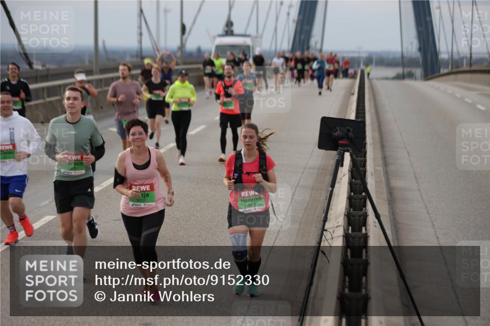 03.10.2025 - Köhlbrandbrückenlauf Jannik Wohlers http://msf.ph/oto/9152330 03.10.2025 16:00:52 Position 1 8473, 8337, 9575 meine-sportfotos.de