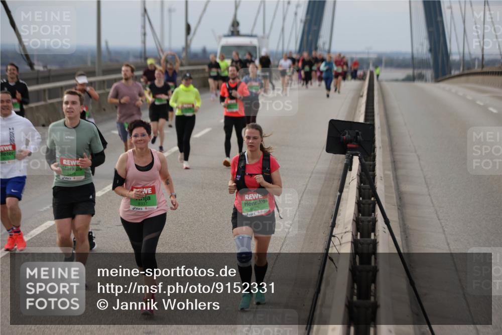 03.10.2025 - Köhlbrandbrückenlauf Jannik Wohlers http://msf.ph/oto/9152331 03.10.2025 16:00:52 Position 1 8473, 8337, 9575 meine-sportfotos.de