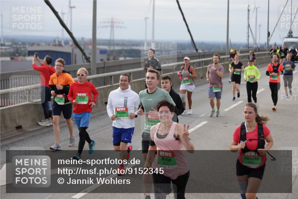03.10.2025 - Köhlbrandbrückenlauf Jannik Wohlers http://msf.ph/oto/9152345 03.10.2025 16:00:54 Position 1 9175, 8270, 8472, 8337, 9575 meine-sportfotos.de