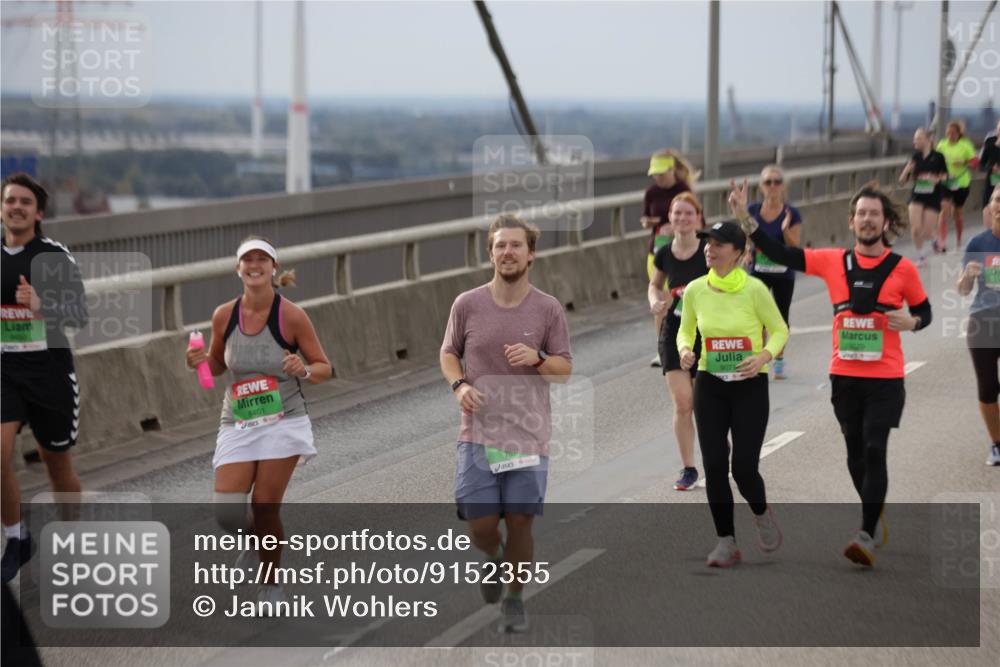 03.10.2025 - Köhlbrandbrückenlauf Jannik Wohlers http://msf.ph/oto/9152355 03.10.2025 16:00:55 Position 1 8401, 757, 9071 meine-sportfotos.de