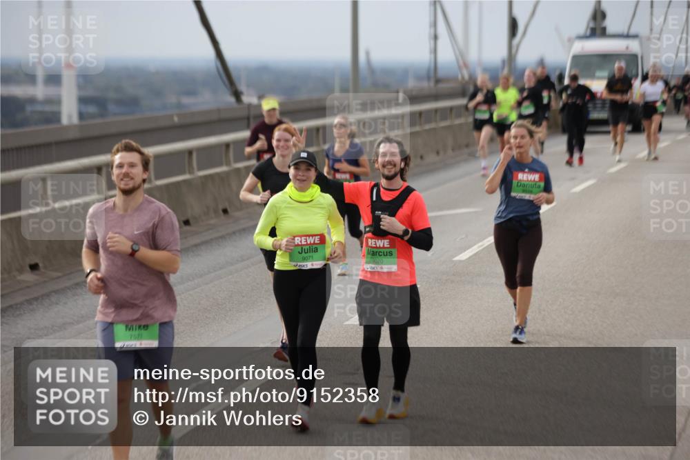03.10.2025 - Köhlbrandbrückenlauf Jannik Wohlers http://msf.ph/oto/9152358 03.10.2025 16:00:56 Position 1 7511, 9071, 9070 meine-sportfotos.de