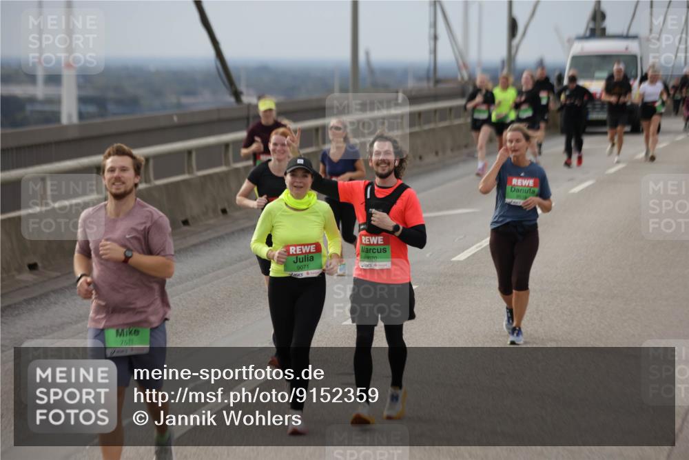 03.10.2025 - Köhlbrandbrückenlauf Jannik Wohlers http://msf.ph/oto/9152359 03.10.2025 16:00:56 Position 1 7511, 9071, 9070, 8519 meine-sportfotos.de