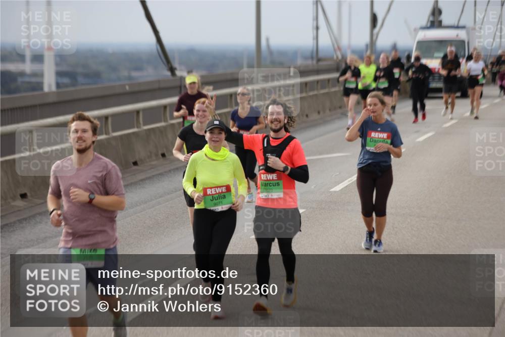 03.10.2025 - Köhlbrandbrückenlauf Jannik Wohlers http://msf.ph/oto/9152360 03.10.2025 16:00:56 Position 1 9071, 9070 meine-sportfotos.de