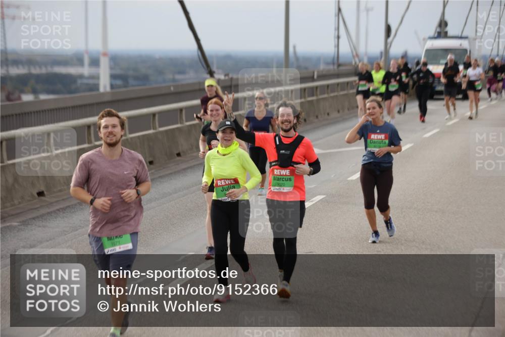 03.10.2025 - Köhlbrandbrückenlauf Jannik Wohlers http://msf.ph/oto/9152366 03.10.2025 16:00:57 Position 1 7571, 9070 meine-sportfotos.de