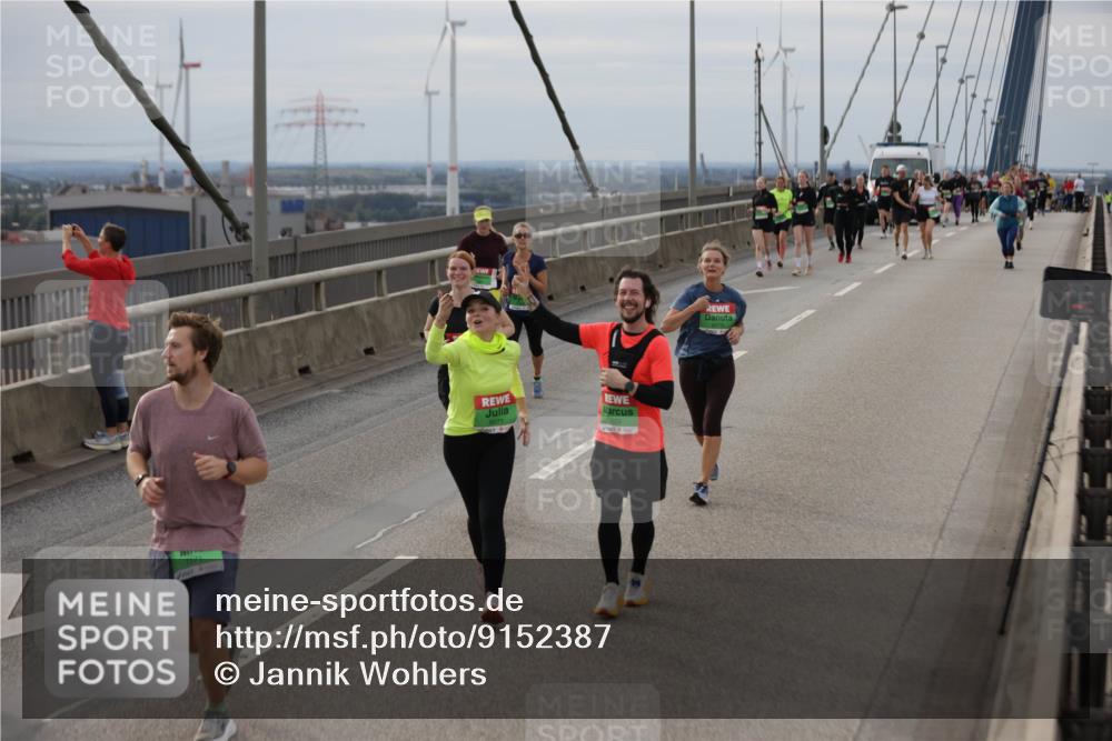 03.10.2025 - Köhlbrandbrückenlauf Jannik Wohlers http://msf.ph/oto/9152387 03.10.2025 16:00:58 Position 1 1, 17, 7571 meine-sportfotos.de
