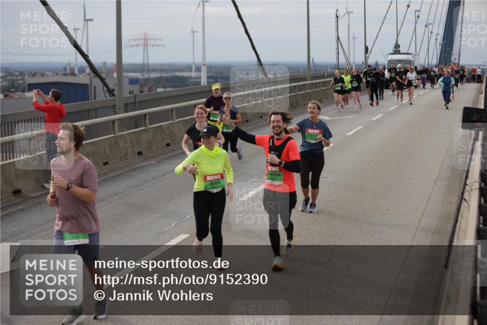 03.10.2025 - Köhlbrandbrückenlauf Jannik Wohlers http://msf.ph/oto/9152390 03.10.2025 16:00:58 Position 1 7571, 9071 meine-sportfotos.de