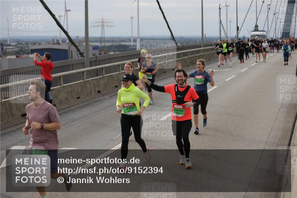 03.10.2025 - Köhlbrandbrückenlauf Jannik Wohlers http://msf.ph/oto/9152394 03.10.2025 16:00:59 Position 1 7571, 9071, 9070 meine-sportfotos.de