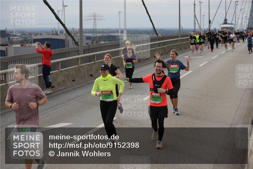 03.10.2025 - Köhlbrandbrückenlauf Jannik Wohlers http://msf.ph/oto/9152398 03.10.2025 16:00:59 Position 1 1571, 9071, 9070 meine-sportfotos.de