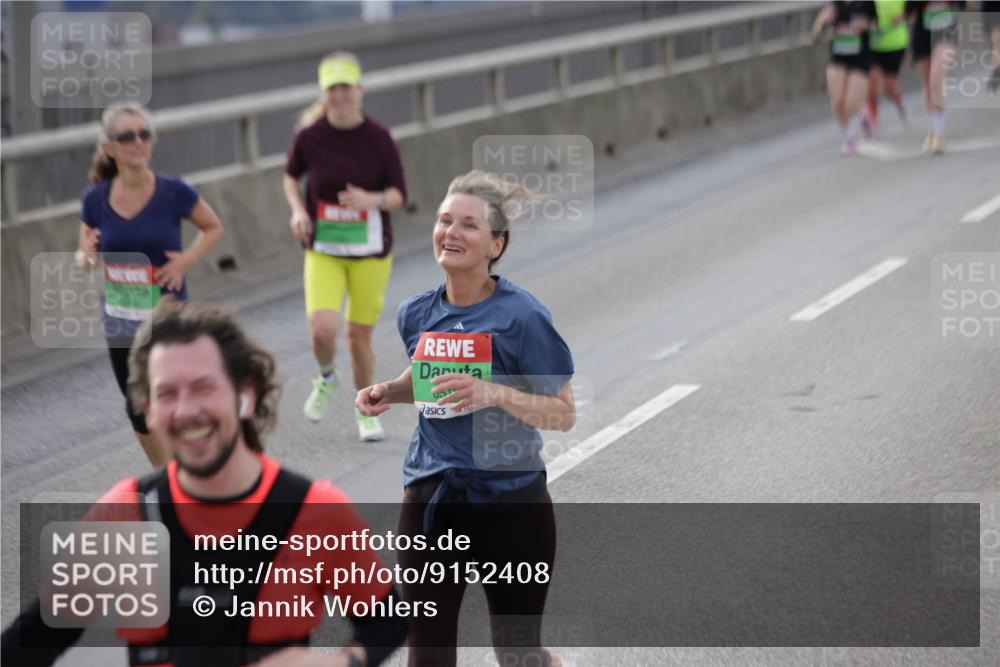 03.10.2025 - Köhlbrandbrückenlauf Jannik Wohlers http://msf.ph/oto/9152408 03.10.2025 16:01:00 Position 1  meine-sportfotos.de