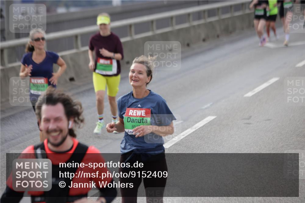 03.10.2025 - Köhlbrandbrückenlauf Jannik Wohlers http://msf.ph/oto/9152409 03.10.2025 16:01:00 Position 1 85 meine-sportfotos.de