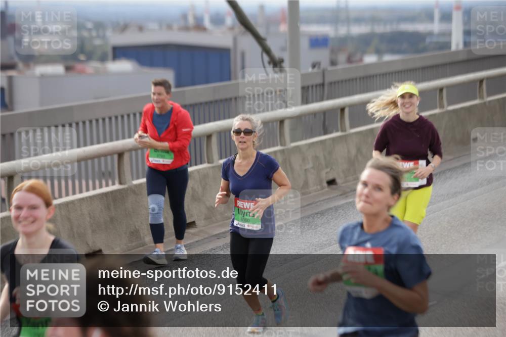 03.10.2025 - Köhlbrandbrückenlauf Jannik Wohlers http://msf.ph/oto/9152411 03.10.2025 16:01:01 Position 1 8703, 8360 meine-sportfotos.de