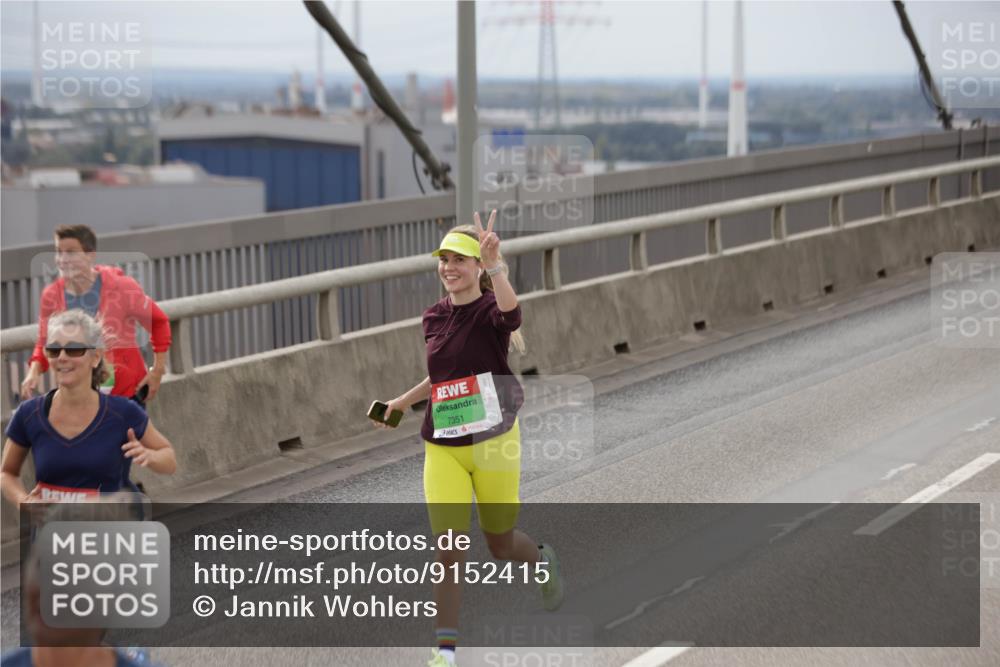 03.10.2025 - Köhlbrandbrückenlauf Jannik Wohlers http://msf.ph/oto/9152415 03.10.2025 16:01:02 Position 1 7351 meine-sportfotos.de