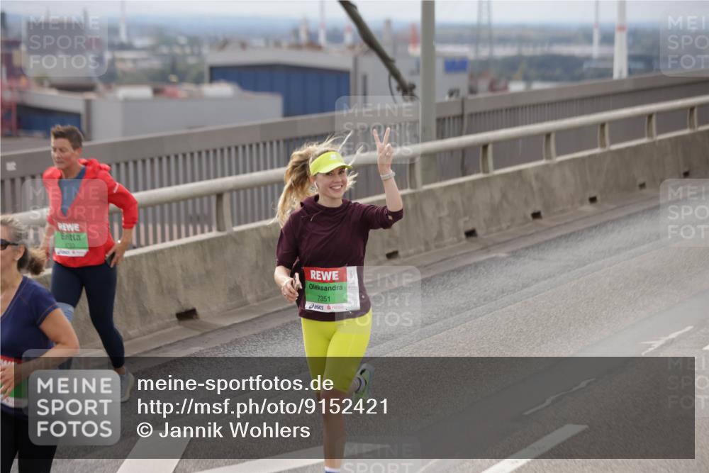 03.10.2025 - Köhlbrandbrückenlauf Jannik Wohlers http://msf.ph/oto/9152421 03.10.2025 16:01:02 Position 1 7351 meine-sportfotos.de