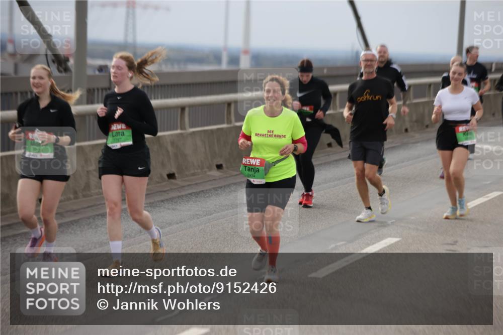 03.10.2025 - Köhlbrandbrückenlauf Jannik Wohlers http://msf.ph/oto/9152426 03.10.2025 16:01:08 Position 1 7797, 8934 meine-sportfotos.de