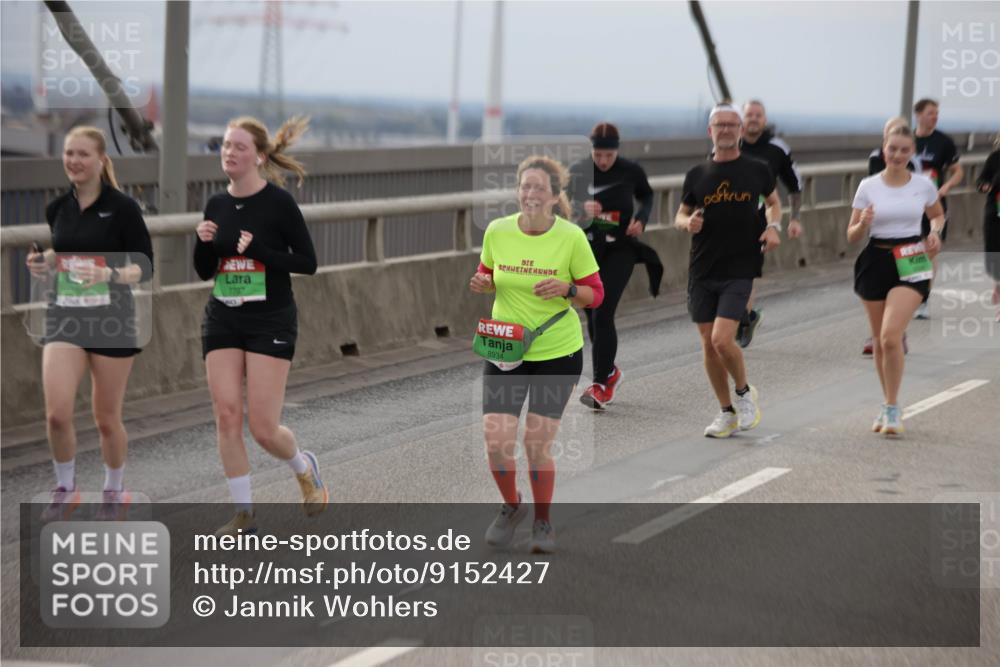 03.10.2025 - Köhlbrandbrückenlauf Jannik Wohlers http://msf.ph/oto/9152427 03.10.2025 16:01:08 Position 1 7797, 8934 meine-sportfotos.de