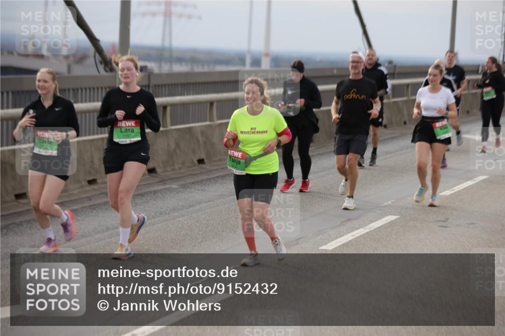 03.10.2025 - Köhlbrandbrückenlauf Jannik Wohlers http://msf.ph/oto/9152432 03.10.2025 16:01:08 Position 1 7797, 8934 meine-sportfotos.de