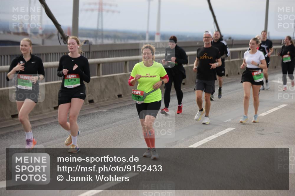 03.10.2025 - Köhlbrandbrückenlauf Jannik Wohlers http://msf.ph/oto/9152433 03.10.2025 16:01:08 Position 1 7797 meine-sportfotos.de