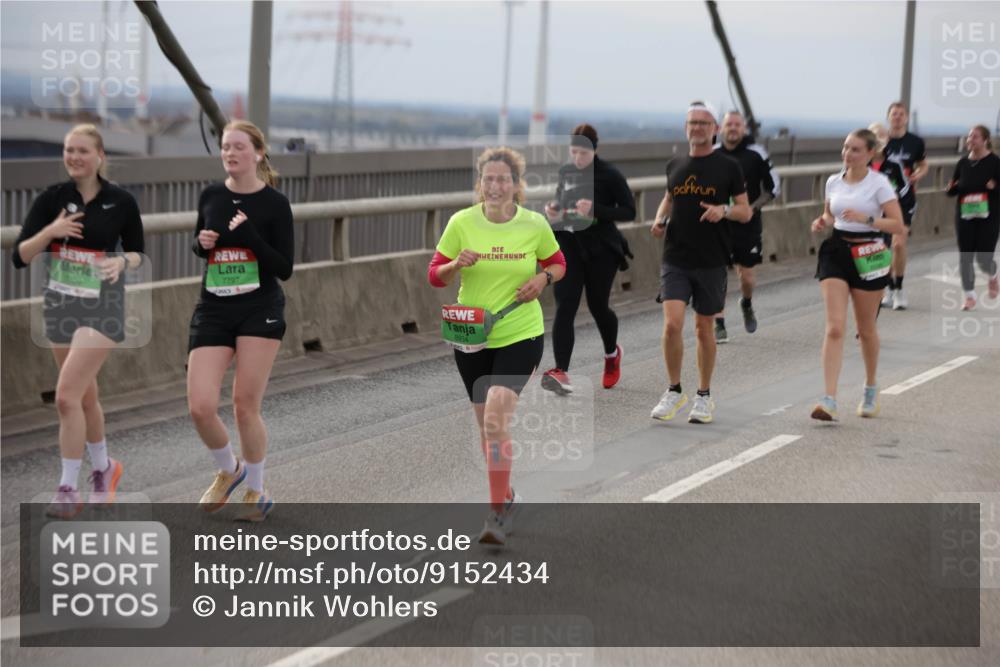 03.10.2025 - Köhlbrandbrückenlauf Jannik Wohlers http://msf.ph/oto/9152434 03.10.2025 16:01:08 Position 1 7797, 8934 meine-sportfotos.de