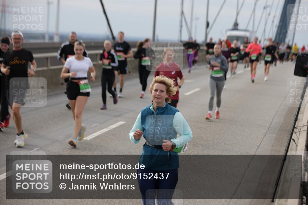 03.10.2025 - Köhlbrandbrückenlauf Jannik Wohlers http://msf.ph/oto/9152437 03.10.2025 16:01:10 Position 1  meine-sportfotos.de
