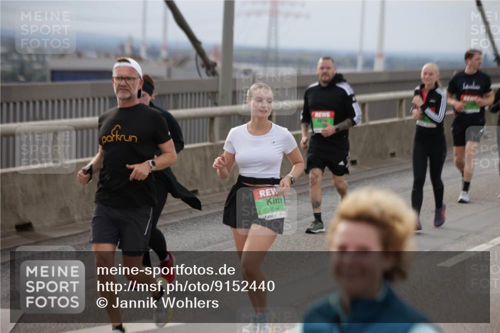 03.10.2025 - Köhlbrandbrückenlauf Jannik Wohlers http://msf.ph/oto/9152440 03.10.2025 16:01:11 Position 1 8596 meine-sportfotos.de