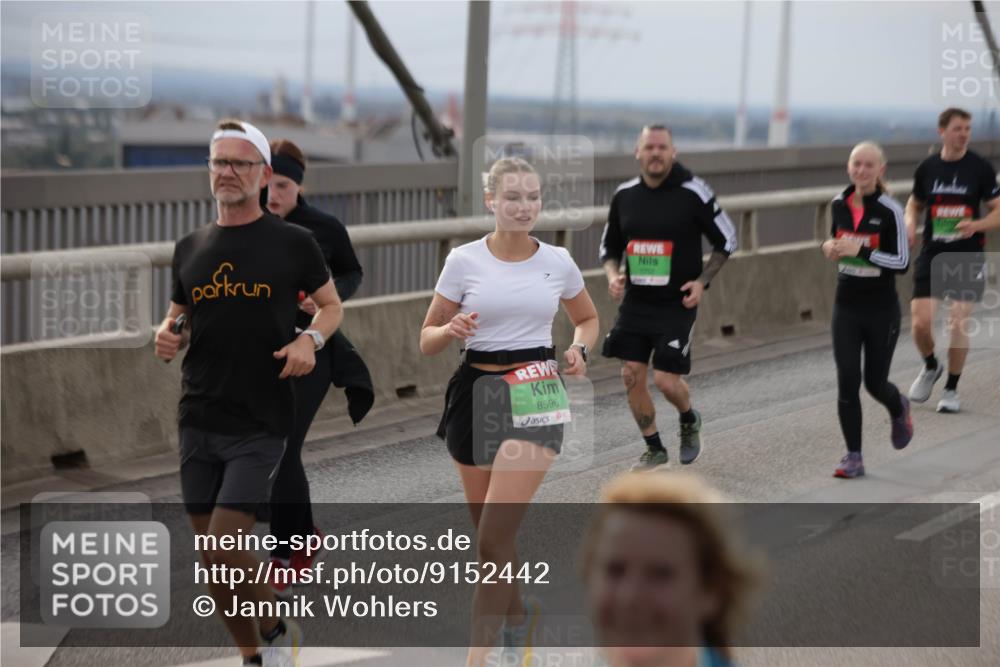 03.10.2025 - Köhlbrandbrückenlauf Jannik Wohlers http://msf.ph/oto/9152442 03.10.2025 16:01:11 Position 1 8596 meine-sportfotos.de