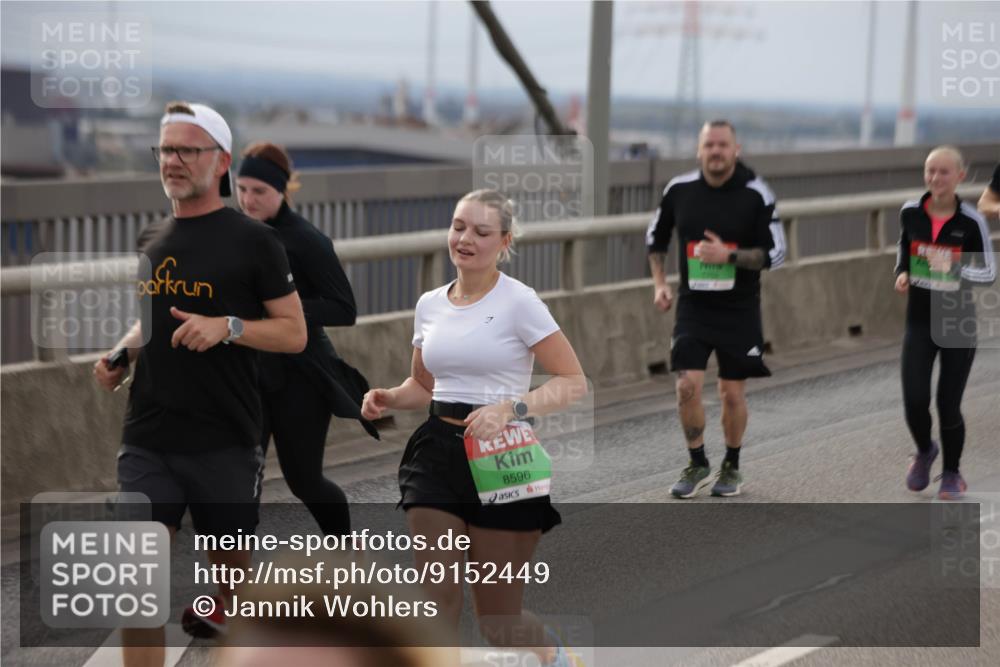 03.10.2025 - Köhlbrandbrückenlauf Jannik Wohlers http://msf.ph/oto/9152449 03.10.2025 16:01:12 Position 1 8596 meine-sportfotos.de