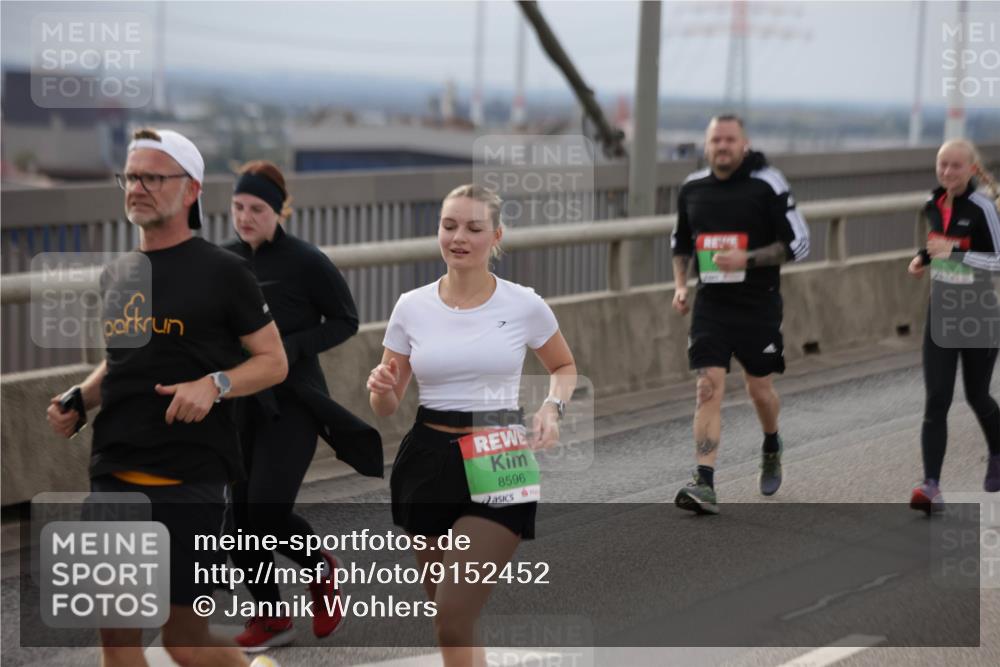 03.10.2025 - Köhlbrandbrückenlauf Jannik Wohlers http://msf.ph/oto/9152452 03.10.2025 16:01:12 Position 1 8596 meine-sportfotos.de