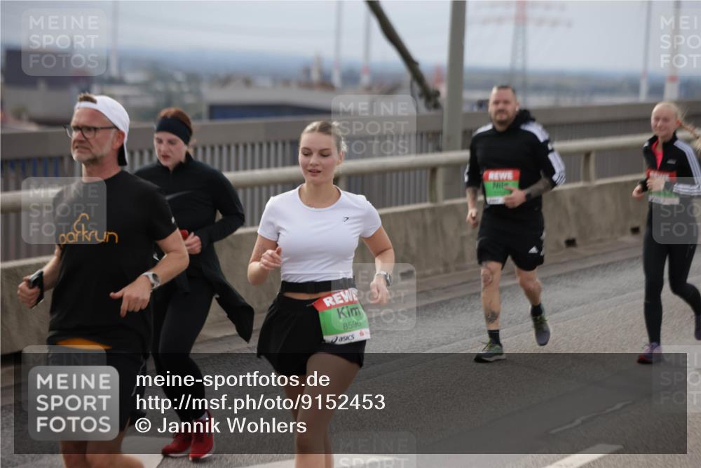 03.10.2025 - Köhlbrandbrückenlauf Jannik Wohlers http://msf.ph/oto/9152453 03.10.2025 16:01:12 Position 1 8596 meine-sportfotos.de