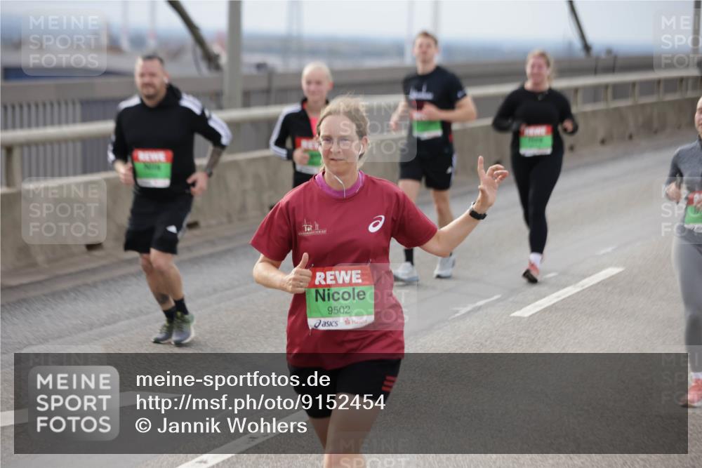 03.10.2025 - Köhlbrandbrückenlauf Jannik Wohlers http://msf.ph/oto/9152454 03.10.2025 16:01:13 Position 1 9502 meine-sportfotos.de