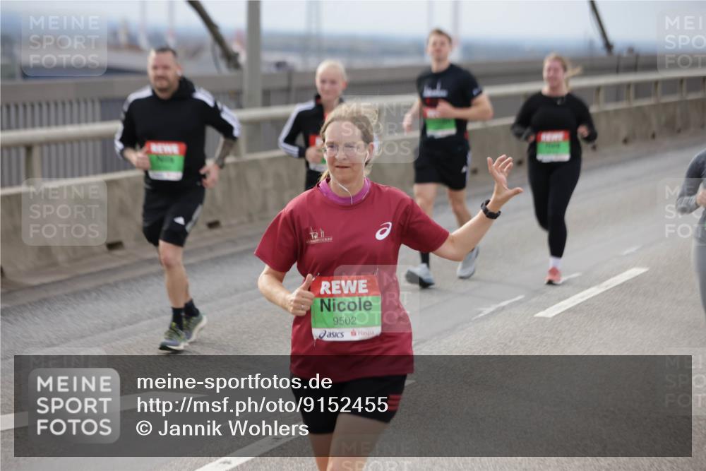 03.10.2025 - Köhlbrandbrückenlauf Jannik Wohlers http://msf.ph/oto/9152455 03.10.2025 16:01:13 Position 1 9502 meine-sportfotos.de