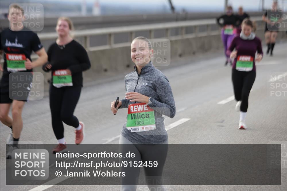 03.10.2025 - Köhlbrandbrückenlauf Jannik Wohlers http://msf.ph/oto/9152459 03.10.2025 16:01:14 Position 1 7804 meine-sportfotos.de