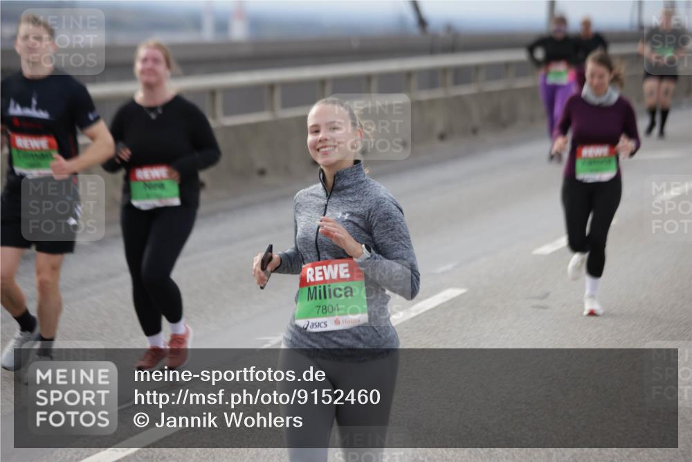 03.10.2025 - Köhlbrandbrückenlauf Jannik Wohlers http://msf.ph/oto/9152460 03.10.2025 16:01:14 Position 1 7804 meine-sportfotos.de